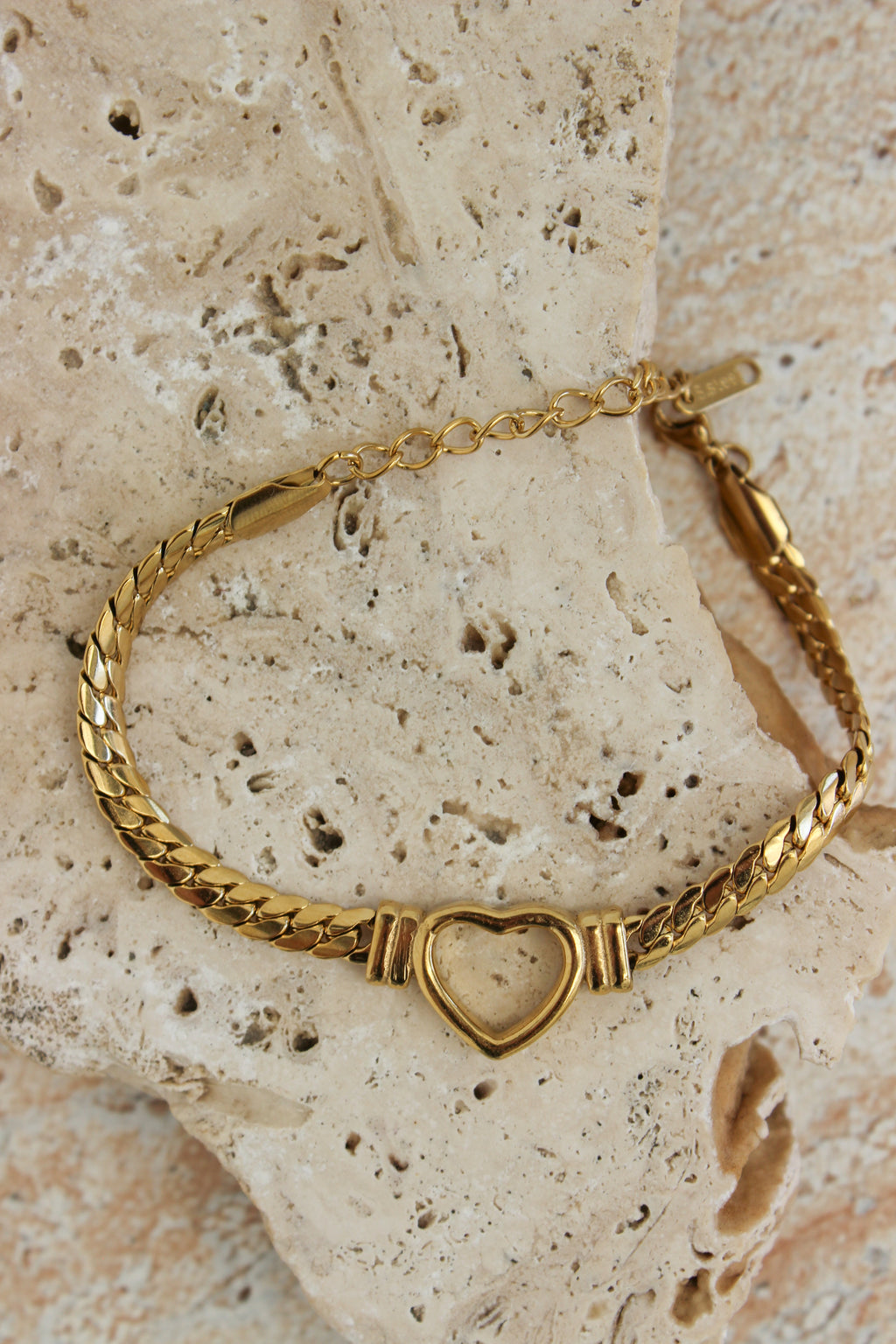 Amour link heart bracelet