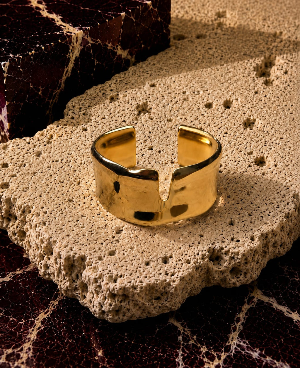 Elara Sculpted Bangle