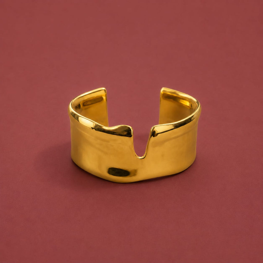 Elara Sculpted Bangle