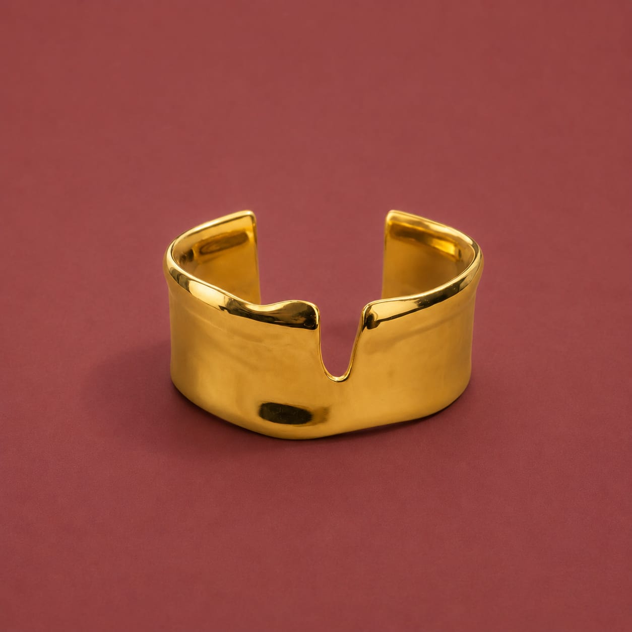 Elara Sculpted Bangle